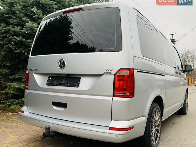 Сірий Фольксваген Мультиван, об'ємом двигуна 2 л та пробігом 164 тис. км за 32900 $, фото 2 на Automoto.ua