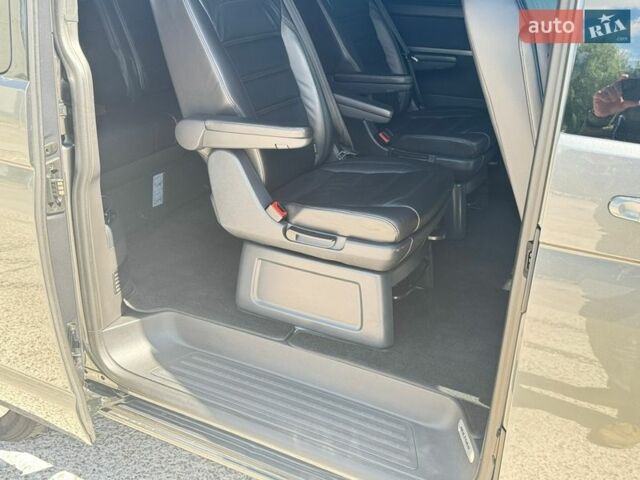 Серый Фольксваген Мультиван, объемом двигателя 2 л и пробегом 270 тыс. км за 37500 $, фото 10 на Automoto.ua