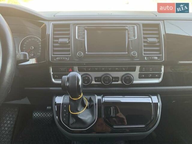 Серый Фольксваген Мультиван, объемом двигателя 1.97 л и пробегом 110 тыс. км за 48000 $, фото 2 на Automoto.ua