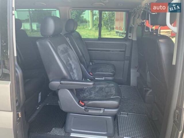 Серый Фольксваген Мультиван, объемом двигателя 1.97 л и пробегом 110 тыс. км за 48000 $, фото 4 на Automoto.ua