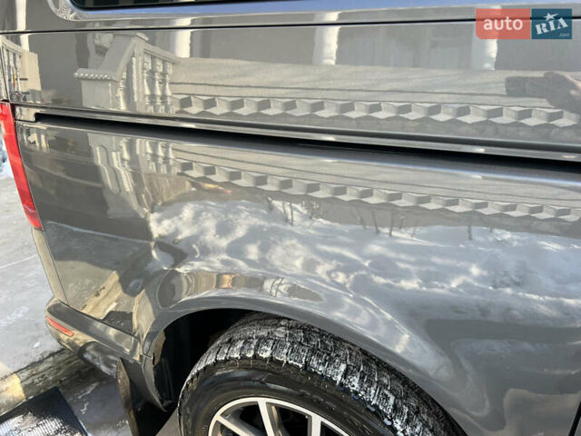 Сірий Фольксваген Мультиван, об'ємом двигуна 2 л та пробігом 210 тис. км за 27900 $, фото 31 на Automoto.ua