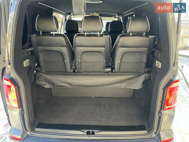 Сірий Фольксваген Мультиван, об'ємом двигуна 2 л та пробігом 210 тис. км за 27900 $, фото 10 на Automoto.ua