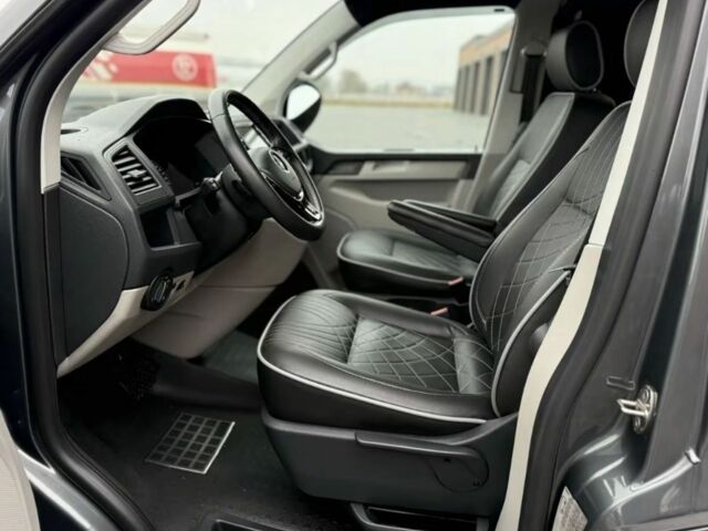 Серый Фольксваген Мультиван, объемом двигателя 2 л и пробегом 209 тыс. км за 27900 $, фото 5 на Automoto.ua