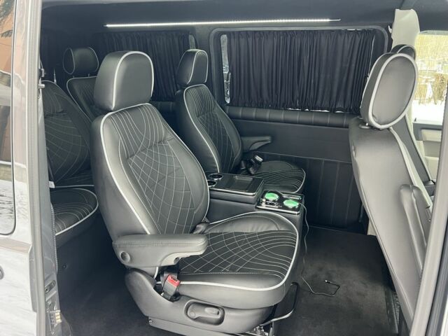 Сірий Фольксваген Мультиван, об'ємом двигуна 2 л та пробігом 209 тис. км за 27900 $, фото 15 на Automoto.ua