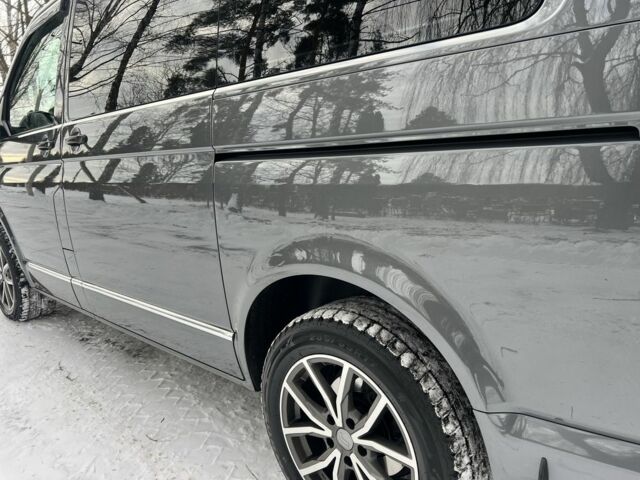 Сірий Фольксваген Мультиван, об'ємом двигуна 2 л та пробігом 209 тис. км за 27900 $, фото 11 на Automoto.ua