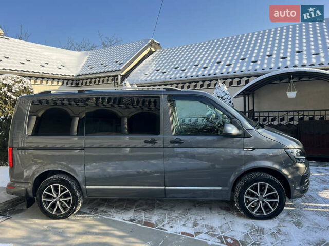 Сірий Фольксваген Мультиван, об'ємом двигуна 2 л та пробігом 210 тис. км за 27900 $, фото 2 на Automoto.ua