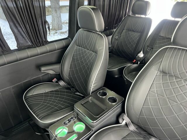 Сірий Фольксваген Мультиван, об'ємом двигуна 2 л та пробігом 209 тис. км за 27900 $, фото 20 на Automoto.ua