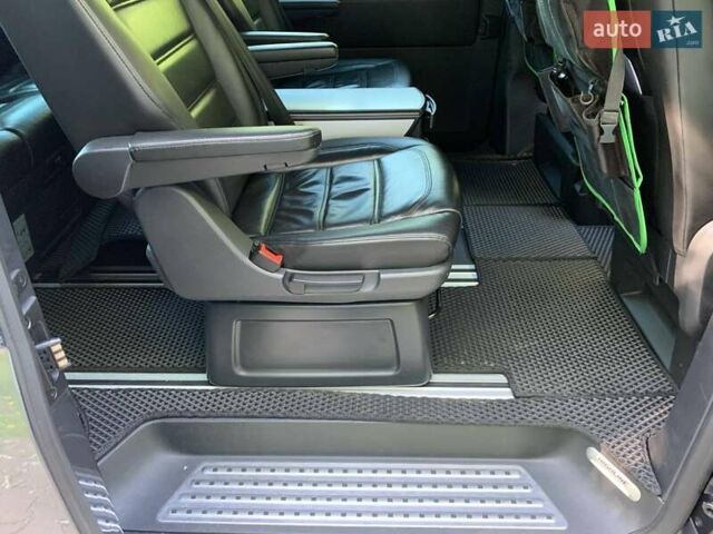 Сірий Фольксваген Мультиван, об'ємом двигуна 2 л та пробігом 285 тис. км за 44400 $, фото 22 на Automoto.ua