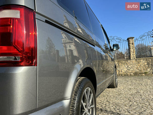 Серый Фольксваген Мультиван, объемом двигателя 2 л и пробегом 209 тыс. км за 27900 $, фото 29 на Automoto.ua