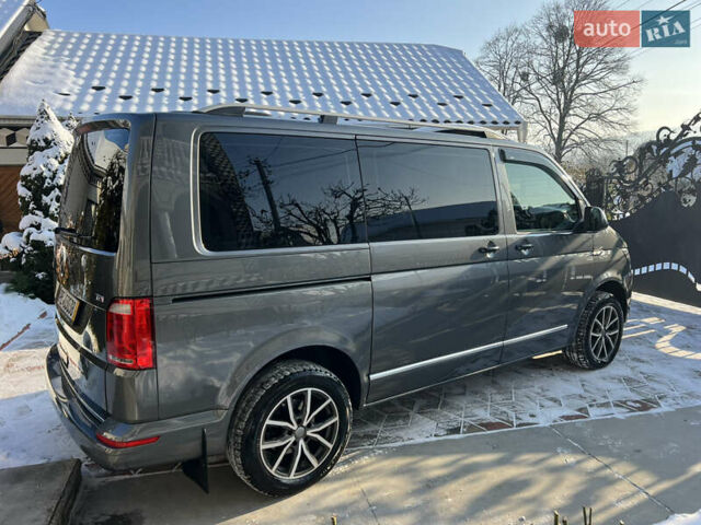 Сірий Фольксваген Мультиван, об'ємом двигуна 2 л та пробігом 210 тис. км за 27900 $, фото 4 на Automoto.ua