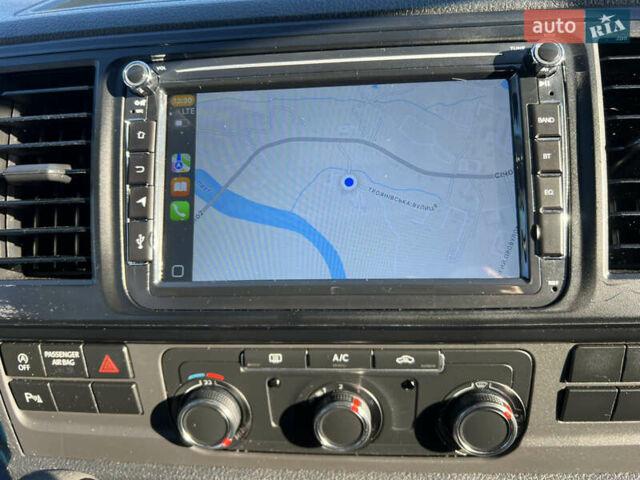 Серый Фольксваген Мультиван, объемом двигателя 2 л и пробегом 209 тыс. км за 27900 $, фото 66 на Automoto.ua