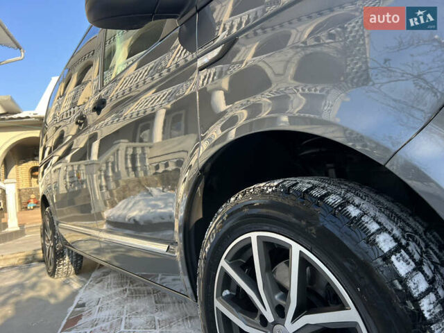 Сірий Фольксваген Мультиван, об'ємом двигуна 2 л та пробігом 210 тис. км за 27900 $, фото 21 на Automoto.ua