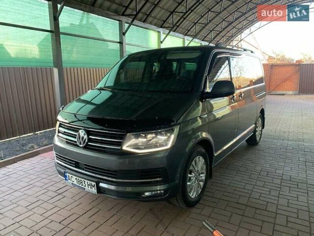 Сірий Фольксваген Мультиван, об'ємом двигуна 2 л та пробігом 285 тис. км за 44400 $, фото 1 на Automoto.ua