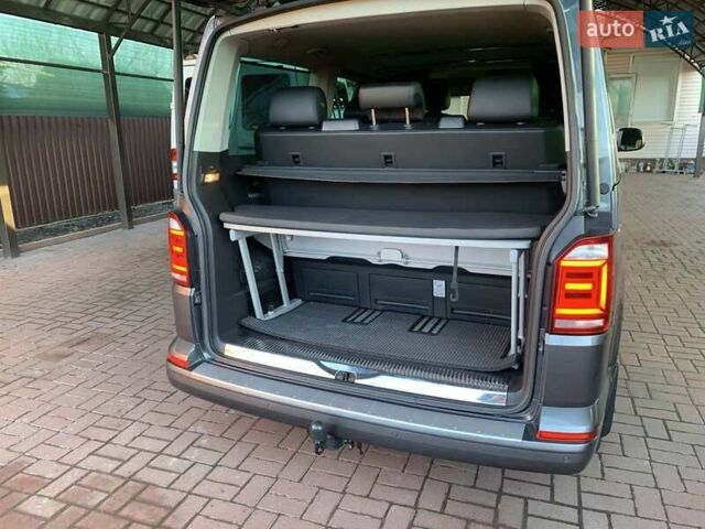 Сірий Фольксваген Мультиван, об'ємом двигуна 2 л та пробігом 285 тис. км за 44400 $, фото 9 на Automoto.ua