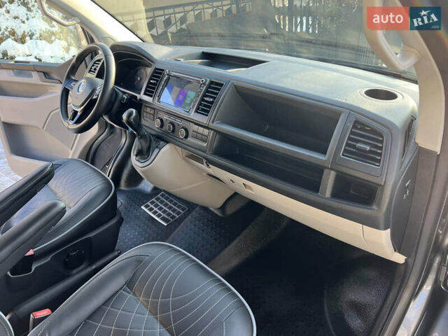 Сірий Фольксваген Мультиван, об'ємом двигуна 2 л та пробігом 210 тис. км за 27900 $, фото 48 на Automoto.ua