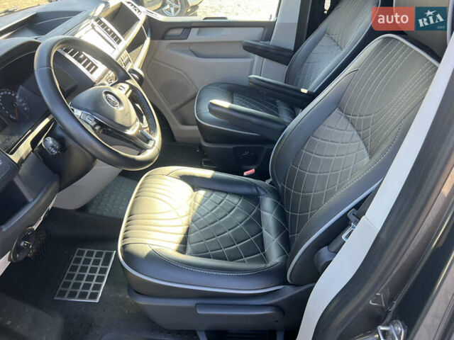 Сірий Фольксваген Мультиван, об'ємом двигуна 2 л та пробігом 209 тис. км за 27900 $, фото 51 на Automoto.ua