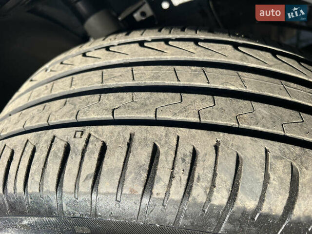 Серый Фольксваген Мультиван, объемом двигателя 2 л и пробегом 209 тыс. км за 27900 $, фото 41 на Automoto.ua