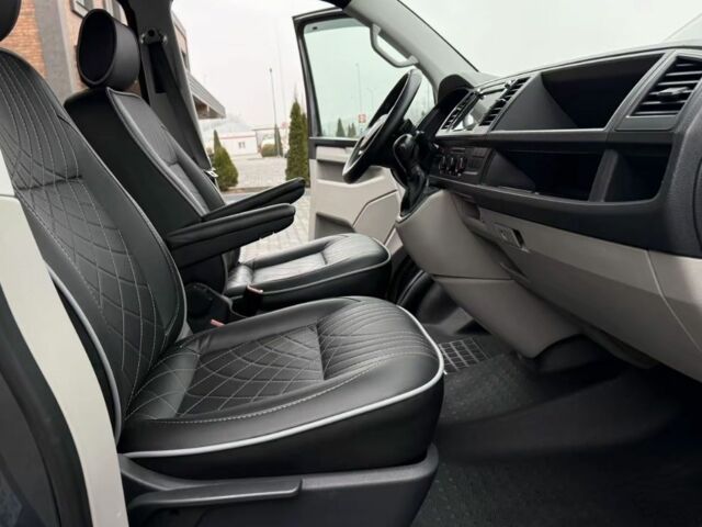 Серый Фольксваген Мультиван, объемом двигателя 2 л и пробегом 209 тыс. км за 27900 $, фото 6 на Automoto.ua