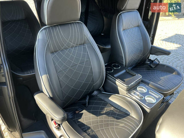 Сірий Фольксваген Мультиван, об'ємом двигуна 2 л та пробігом 209 тис. км за 27900 $, фото 62 на Automoto.ua