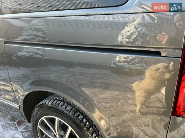 Сірий Фольксваген Мультиван, об'ємом двигуна 2 л та пробігом 210 тис. км за 27900 $, фото 34 на Automoto.ua