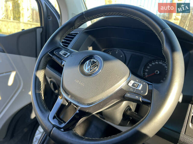 Серый Фольксваген Мультиван, объемом двигателя 2 л и пробегом 209 тыс. км за 27900 $, фото 67 на Automoto.ua