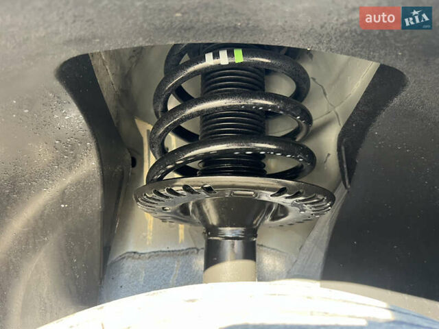 Серый Фольксваген Мультиван, объемом двигателя 2 л и пробегом 209 тыс. км за 27900 $, фото 39 на Automoto.ua