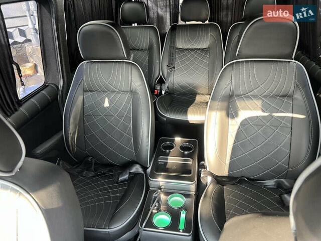 Сірий Фольксваген Мультиван, об'ємом двигуна 2 л та пробігом 210 тис. км за 27900 $, фото 63 на Automoto.ua