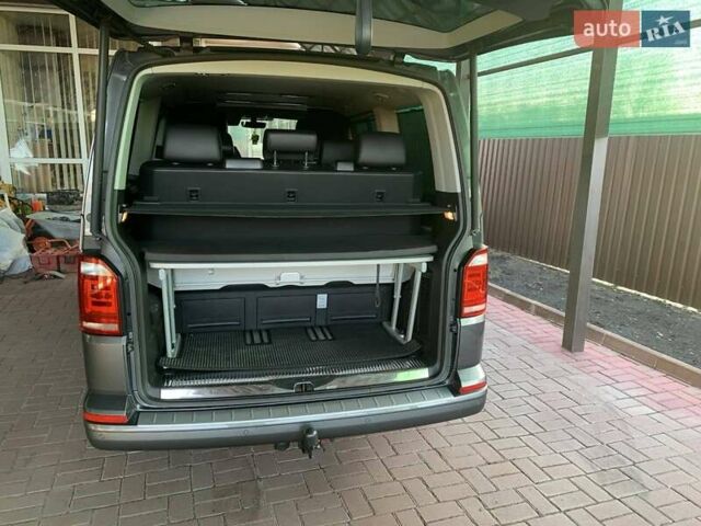 Сірий Фольксваген Мультиван, об'ємом двигуна 2 л та пробігом 285 тис. км за 44400 $, фото 8 на Automoto.ua