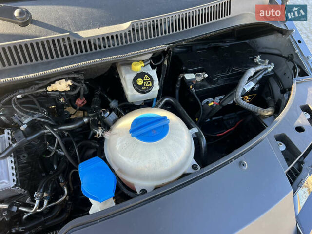 Сірий Фольксваген Мультиван, об'ємом двигуна 2 л та пробігом 209 тис. км за 27900 $, фото 73 на Automoto.ua