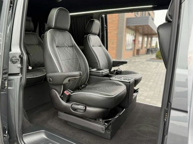 Серый Фольксваген Мультиван, объемом двигателя 2 л и пробегом 209 тыс. км за 27900 $, фото 8 на Automoto.ua