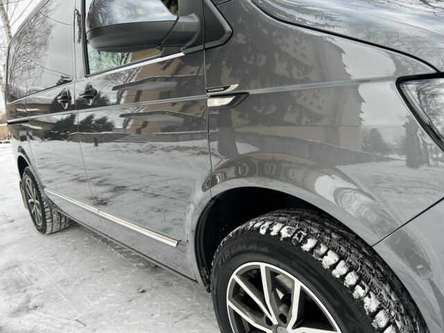 Сірий Фольксваген Мультиван, об'ємом двигуна 2 л та пробігом 209 тис. км за 27900 $, фото 13 на Automoto.ua