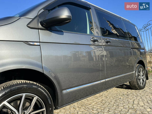 Серый Фольксваген Мультиван, объемом двигателя 2 л и пробегом 209 тыс. км за 27900 $, фото 24 на Automoto.ua