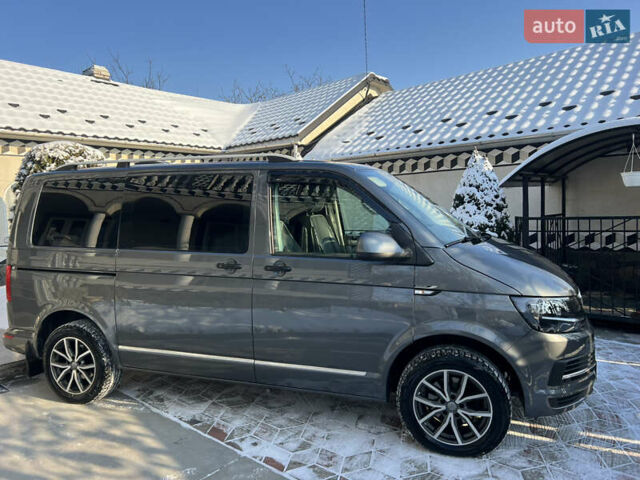 Сірий Фольксваген Мультиван, об'ємом двигуна 2 л та пробігом 210 тис. км за 27900 $, фото 1 на Automoto.ua
