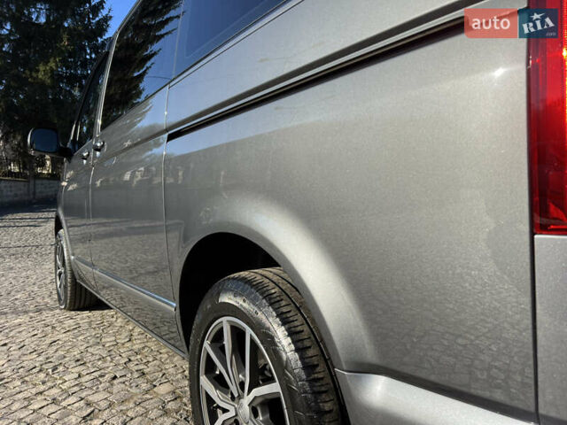 Сірий Фольксваген Мультиван, об'ємом двигуна 2 л та пробігом 209 тис. км за 27900 $, фото 17 на Automoto.ua