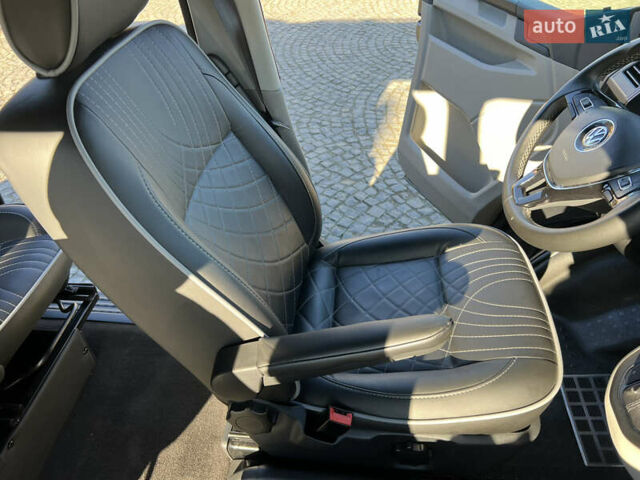 Сірий Фольксваген Мультиван, об'ємом двигуна 2 л та пробігом 209 тис. км за 27900 $, фото 61 на Automoto.ua