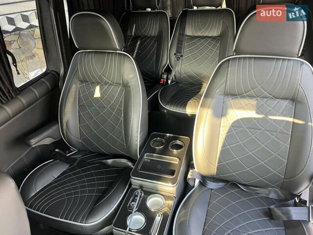 Сірий Фольксваген Мультиван, об'ємом двигуна 2 л та пробігом 210 тис. км за 27900 $, фото 11 на Automoto.ua