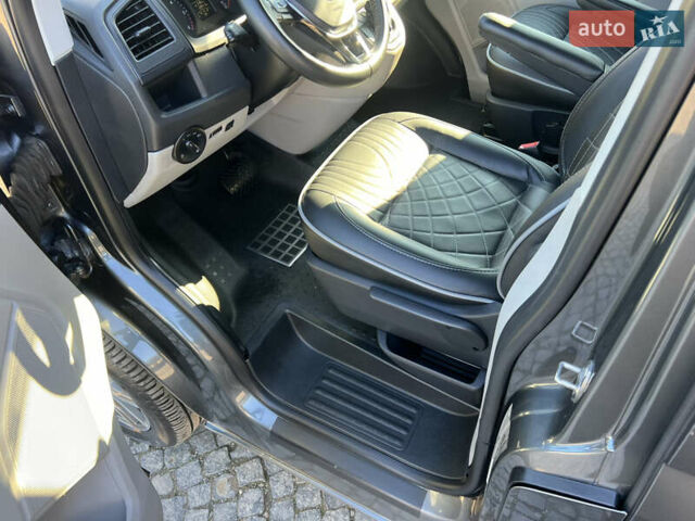 Серый Фольксваген Мультиван, объемом двигателя 2 л и пробегом 209 тыс. км за 27900 $, фото 46 на Automoto.ua