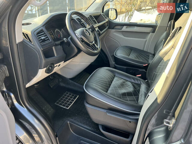 Сірий Фольксваген Мультиван, об'ємом двигуна 2 л та пробігом 210 тис. км за 27900 $, фото 41 на Automoto.ua