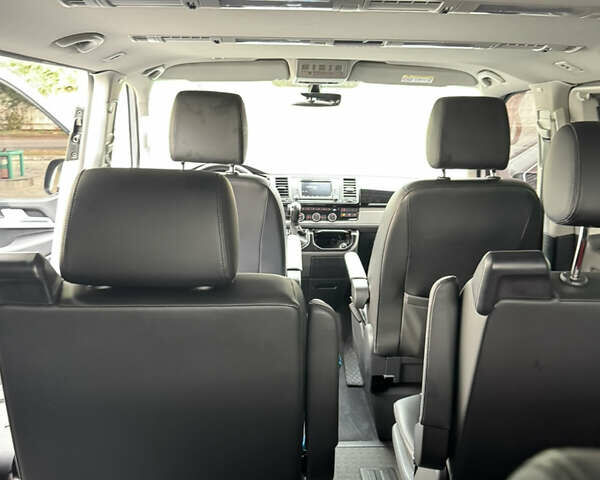 Сірий Фольксваген Мультиван, об'ємом двигуна 2 л та пробігом 115 тис. км за 49900 $, фото 12 на Automoto.ua