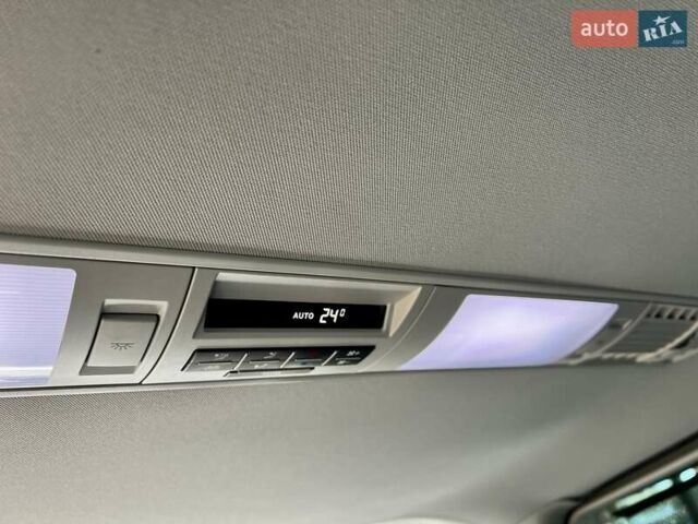 Сірий Фольксваген Мультиван, об'ємом двигуна 1.97 л та пробігом 82 тис. км за 64900 $, фото 19 на Automoto.ua