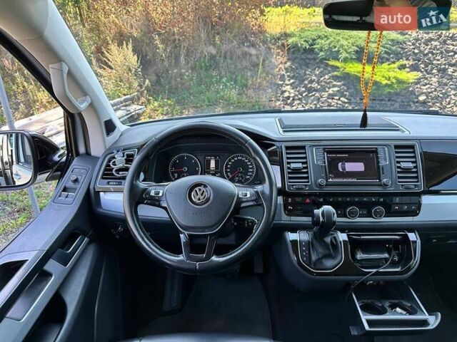 Серый Фольксваген Мультиван, объемом двигателя 2 л и пробегом 176 тыс. км за 46300 $, фото 7 на Automoto.ua