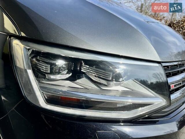 Сірий Фольксваген Мультиван, об'ємом двигуна 1.97 л та пробігом 82 тис. км за 64900 $, фото 24 на Automoto.ua