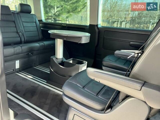 Сірий Фольксваген Мультиван, об'ємом двигуна 1.97 л та пробігом 82 тис. км за 64900 $, фото 17 на Automoto.ua