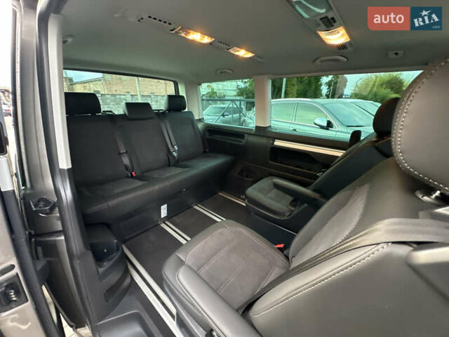 Серый Фольксваген Мультиван, объемом двигателя 2 л и пробегом 208 тыс. км за 44888 $, фото 11 на Automoto.ua