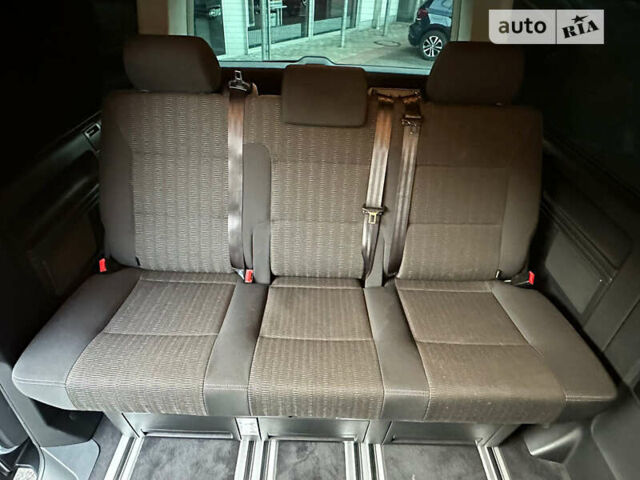 Сірий Фольксваген Мультиван, об'ємом двигуна 2 л та пробігом 167 тис. км за 49900 $, фото 44 на Automoto.ua