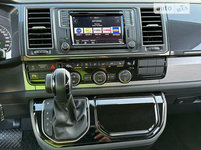 Сірий Фольксваген Мультиван, об'ємом двигуна 2 л та пробігом 167 тис. км за 49900 $, фото 31 на Automoto.ua