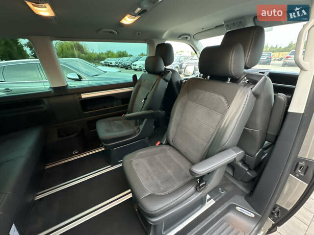 Серый Фольксваген Мультиван, объемом двигателя 2 л и пробегом 208 тыс. км за 44888 $, фото 10 на Automoto.ua