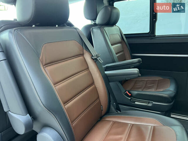 Сірий Фольксваген Мультиван, об'ємом двигуна 1.97 л та пробігом 118 тис. км за 66900 $, фото 58 на Automoto.ua