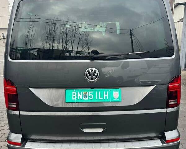 Серый Фольксваген Мультиван, объемом двигателя 2 л и пробегом 235 тыс. км за 49500 $, фото 38 на Automoto.ua