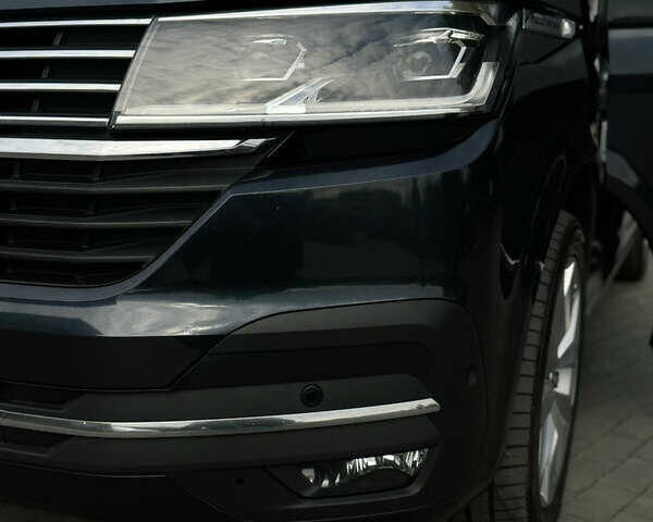 Серый Фольксваген Мультиван, объемом двигателя 2 л и пробегом 194 тыс. км за 50300 $, фото 63 на Automoto.ua